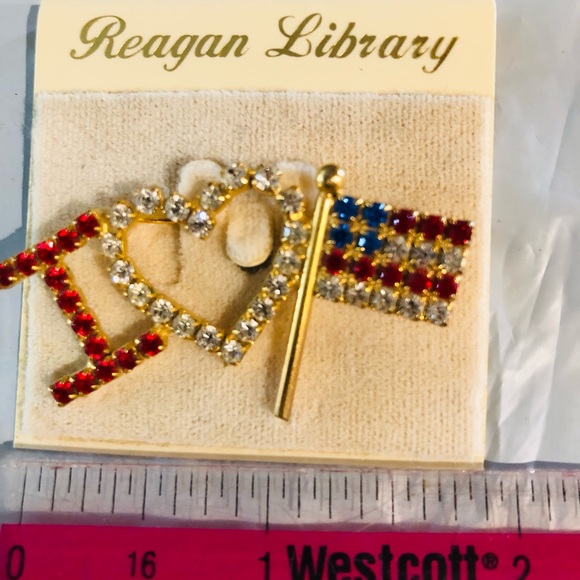 Rhinestone Ronald Reagan Library l Love America Pin - Picture 4 of 8